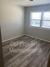 705 Hollycrest Dr in Champaign, IL - Building Photo - Building Photo