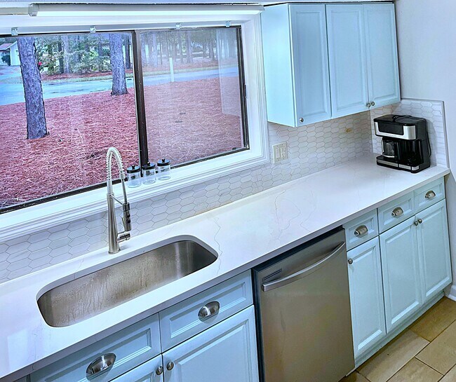 1809 Crooked Pine Dr in Surfside Beach, SC - Building Photo - Building Photo