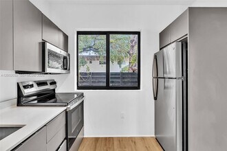 753 NW 30th St in Miami, FL - Building Photo - Building Photo