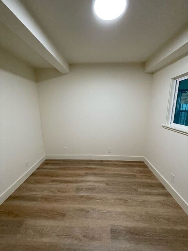 559 Sycamore St-Unit -Room B in Oakland, CA - Building Photo - Building Photo