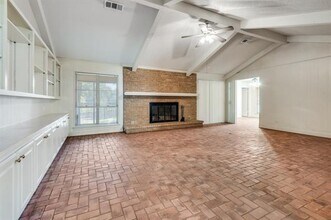 1612 Canyon Oaks Dr in Irving, TX - Building Photo - Building Photo