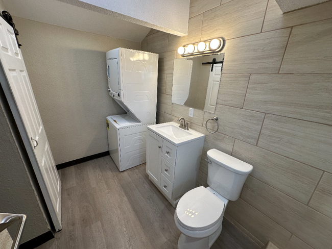180 N Glenwood St in El Paso, TX - Building Photo - Building Photo