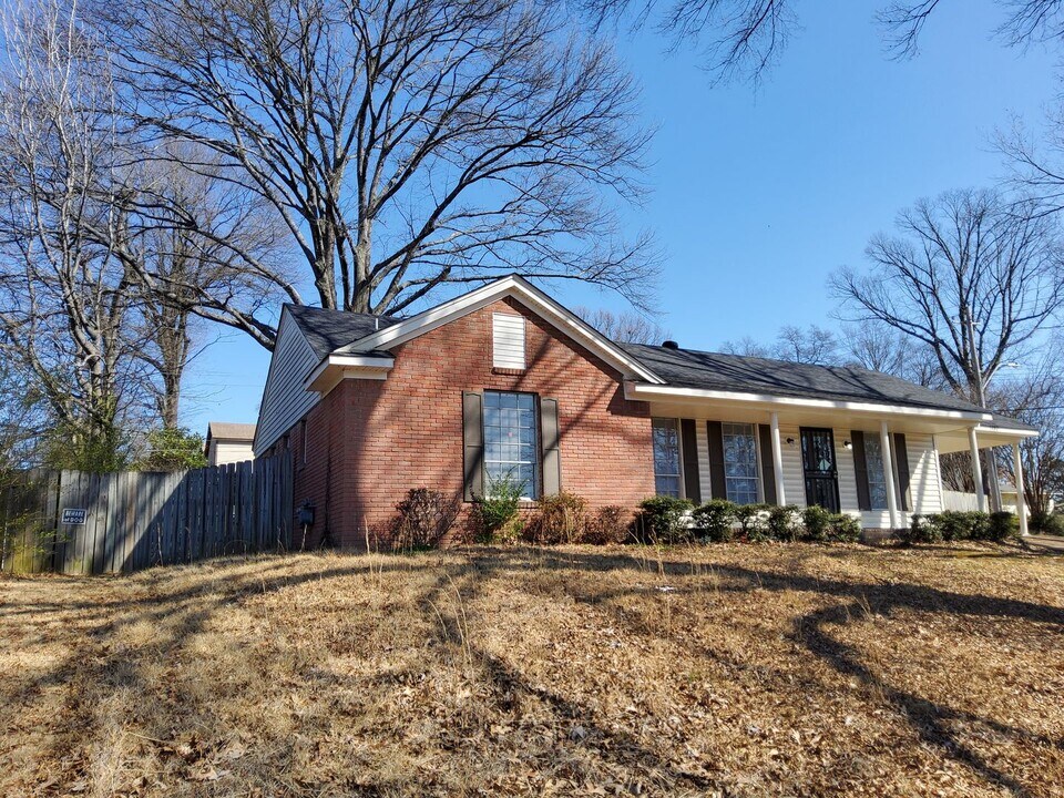 5492 Rappahannock Dr in Memphis, TN - Building Photo