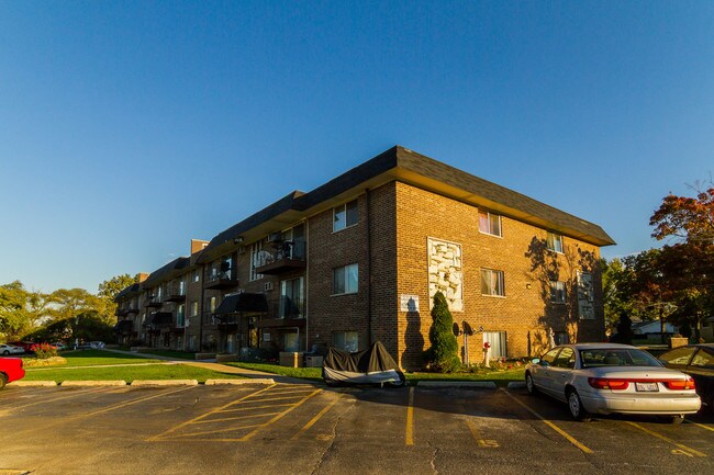 215 Hale St in Addison, IL - Building Photo - Building Photo