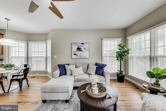 2177 S Glebe Rd in Arlington, VA - Building Photo - Building Photo