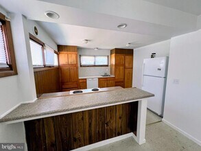 133 E Locust St in Oxford, PA - Building Photo - Building Photo