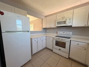 1125 Southwinds Dr in Port Orange, FL - Building Photo - Building Photo