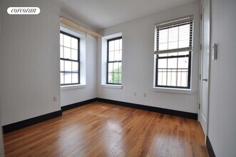 298 Humboldt St in Brooklyn, NY - Building Photo - Building Photo