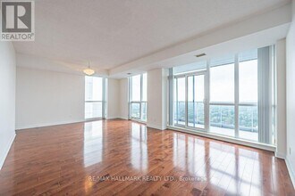 4968-P4968 Yonge St in Toronto, ON - Building Photo - Building Photo