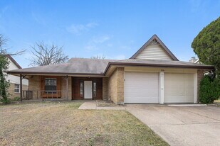 406 Kalmia Dr in Arlington, TX - Building Photo