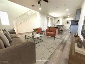 492 Pear Lake St in Las Vegas, NV - Building Photo - Building Photo