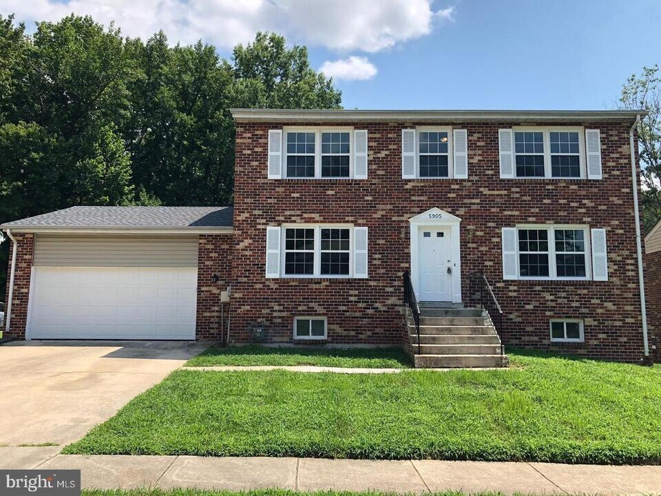 5905 Sylvia Ct in Clinton, MD - Building Photo
