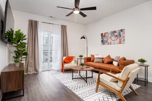 5861 Royal Ln in Whitestown, IN - Building Photo