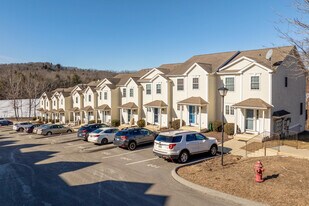 Aspinook View Townhomes in Griswold, CT - Building Photo