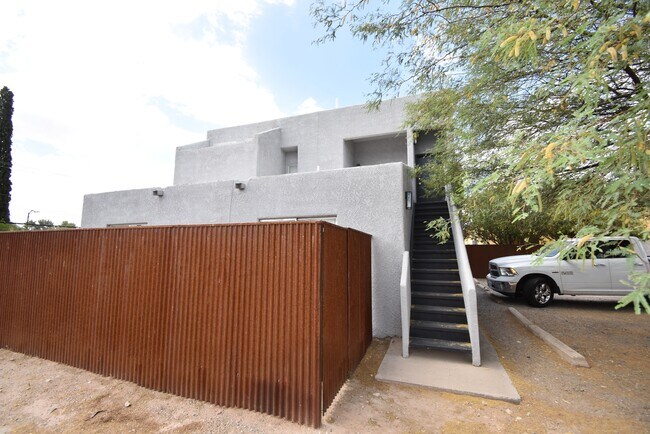 property at 162 E 21st St