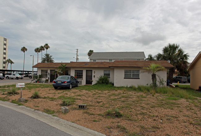 2651 Woodette Dr in Dunedin, FL - Foto de edificio - Building Photo