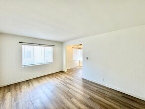 5625 W Jefferson Blvd in Los Angeles, CA - Building Photo - Building Photo