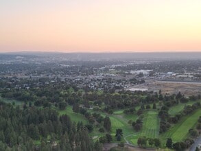 The Vistas Apartments at Beacon Hill in Spokane, WA - Foto de edificio - Building Photo