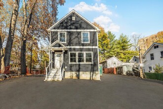 23 Gatto Dr-Unit -1 in Mt Kisco, NY - Foto de edificio - Building Photo