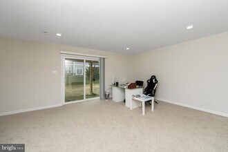 272 Macoun Way in Glassboro, NJ - Building Photo - Building Photo