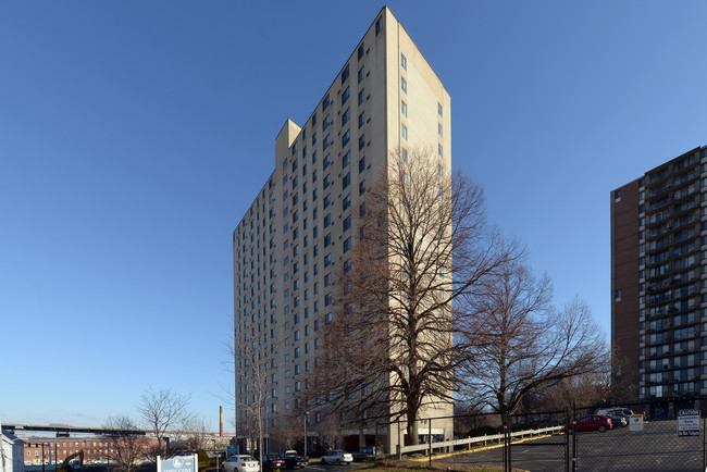 Ships Cove Apartments in Fall River, MA - Building Photo - Building Photo