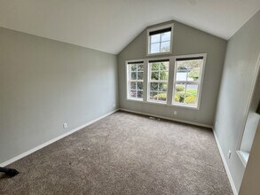 6448 Crampton Dr in Keizer, OR - Building Photo - Building Photo