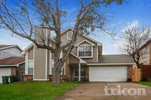 822 Foxridge Dr in Arlington, TX - Building Photo