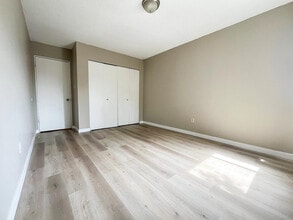 Ashley Court in Surrey, BC - Building Photo - Building Photo