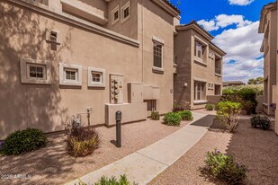 11000 N 77th Pl in Scottsdale, AZ - Building Photo
