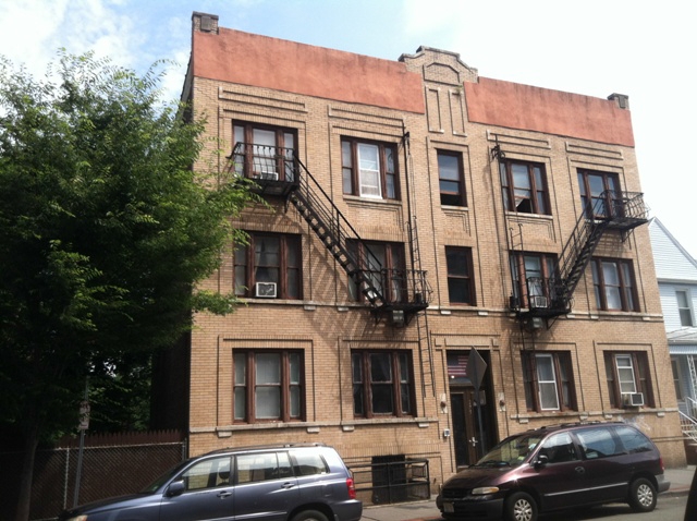 275 Monticello Ave in Jersey City, NJ - Building Photo