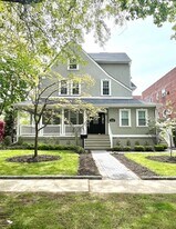215-20 43rd Ave in Queens, NY - Building Photo