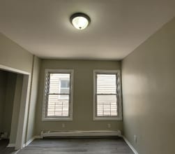 666 Grove St, Unit 2R in Irvington, NJ - Foto de edificio - Building Photo