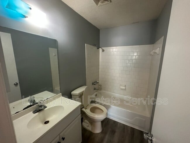 910 Berkshire Terrace in Hinesville, GA - Building Photo - Building Photo