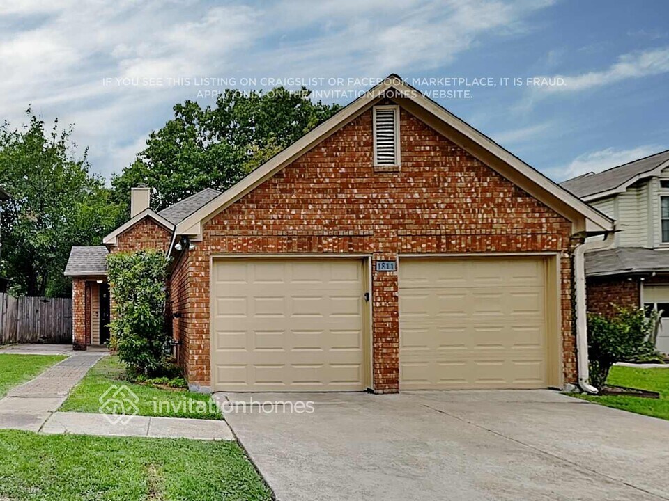 1811 Geary St in Garland, TX - Building Photo