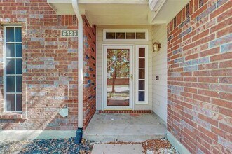 5425 Bryce Canyon Dr in Fort Worth, TX - Foto de edificio - Building Photo