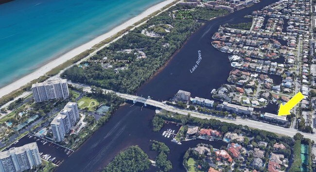 698 NE Spanish River Blvd-Unit -16 in Boca Raton, FL - Foto de edificio - Building Photo