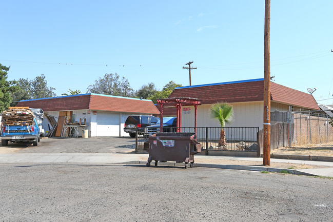 4849 E University Ave in Fresno, CA - Building Photo - Building Photo