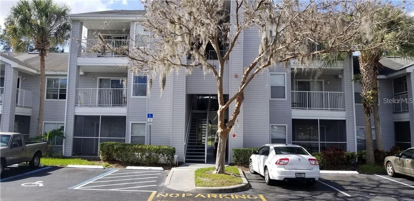 2564 Grassy Point Dr in Lake Mary, FL - Building Photo