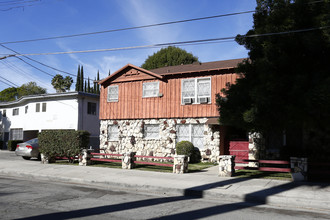 15461 Moorpark St in Sherman Oaks, CA - Building Photo - Primary Photo