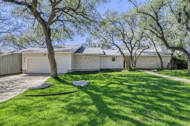 8126 Ceberry Dr in Austin, TX - Foto de edificio - Building Photo