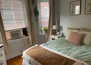 294 Harvard St, Unit 279-21 in Cambridge, MA - Foto de edificio - Building Photo