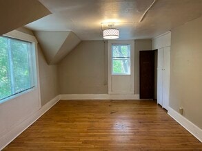 743 N Eddy St in Eau Claire, WI - Foto de edificio - Building Photo