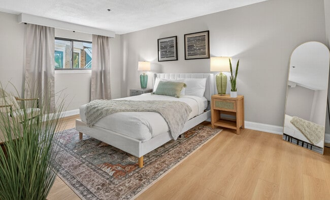 The Shelton Grove in Shelton, CT - Foto de edificio - Building Photo