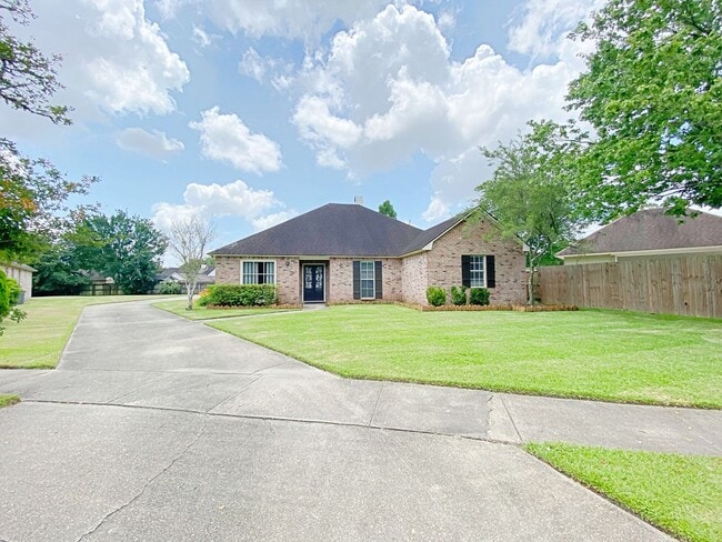 property at 5131 Landing Ct