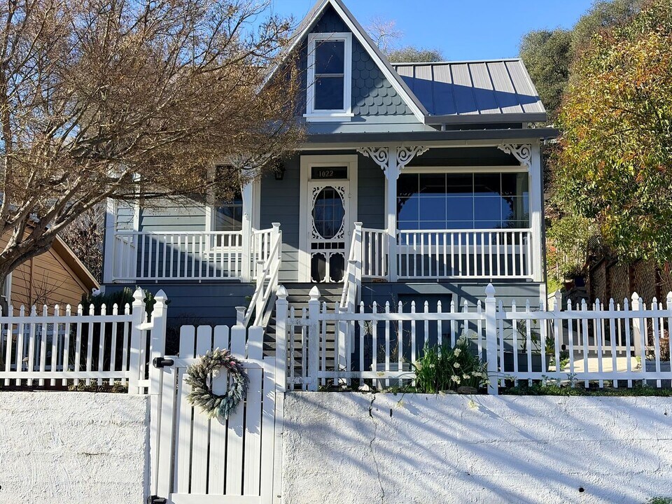 1022 Bush St in Angels Camp, CA - Building Photo