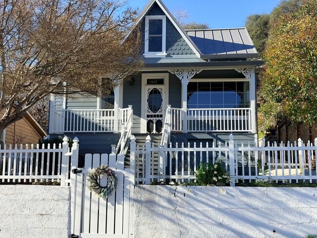 property at 1022 Bush St