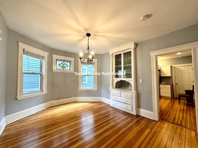 20 Dawes St, Unit 1 in Boston, MA - Foto de edificio - Building Photo