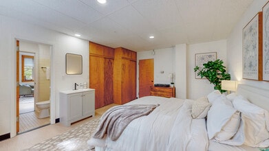 Parkline Apartments in Troy, NY - Foto de edificio - Building Photo