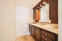 1901 Brickell Ave, Unit B601 in Miami, FL - Building Photo - Building Photo