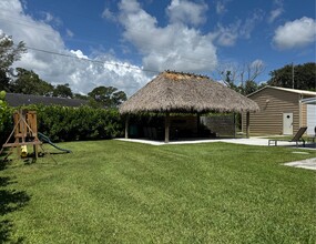 5702 SE Laguna Ave in Stuart, FL - Building Photo - Building Photo